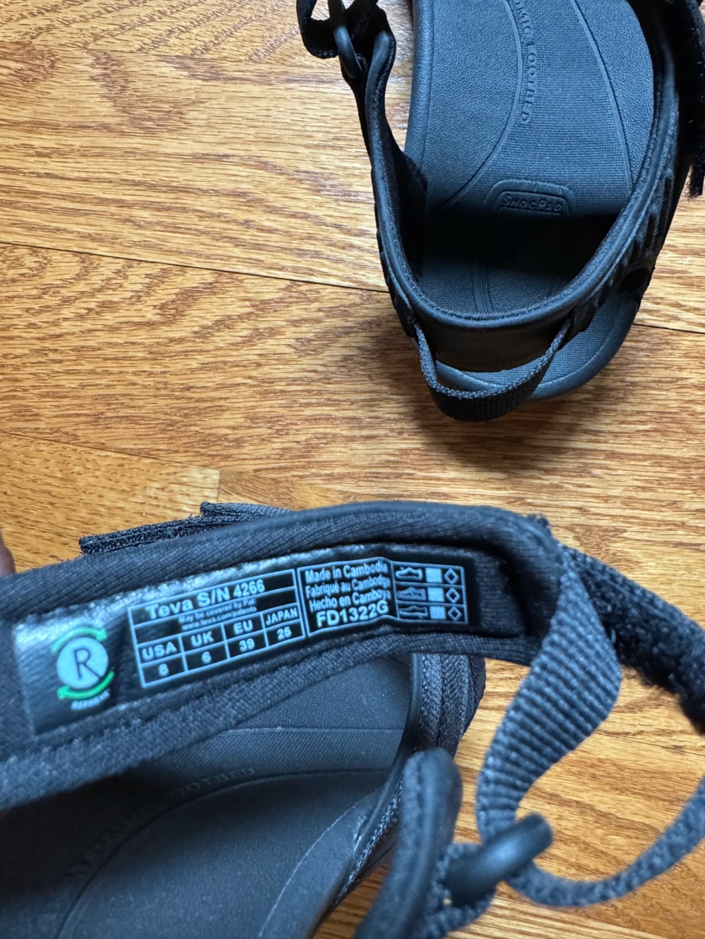 NWT- Teva sandals. Black. 8 - Picture 4 of 5